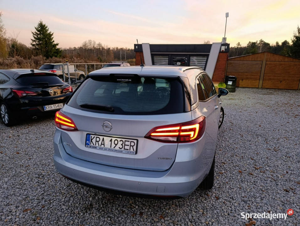 Opel Astra Astra Sports Tourer Bezwypadkowa mały benzyna Dulowa