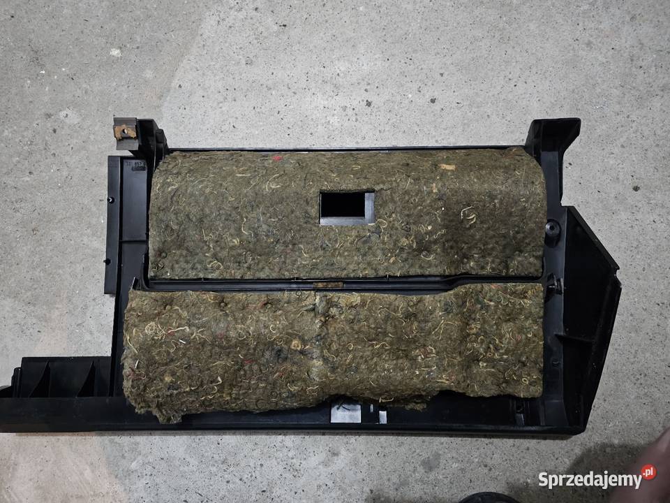 Schowek Vw Passat b2 32b czarny Schowki, półki warmińsko-mazurskie