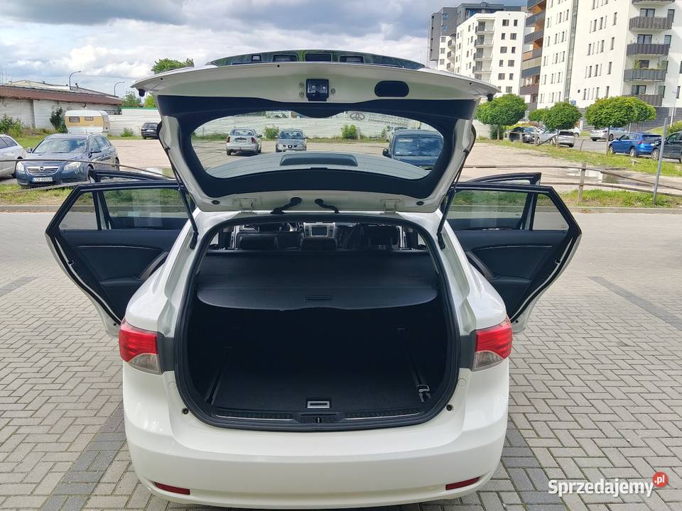 Toyota Avensis t27 benzyna Polski salon zadbana 147KM Lublin