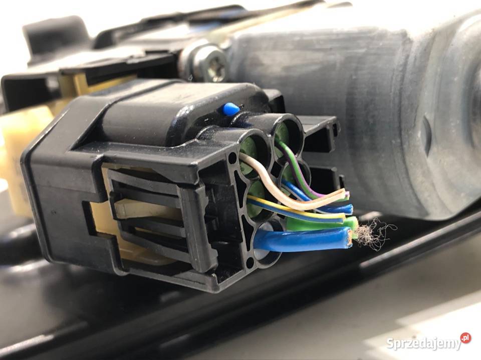 PODNOŚNIK SZYBY PRAWY PRZÓD FORD ECOSPORT Motoryzacja