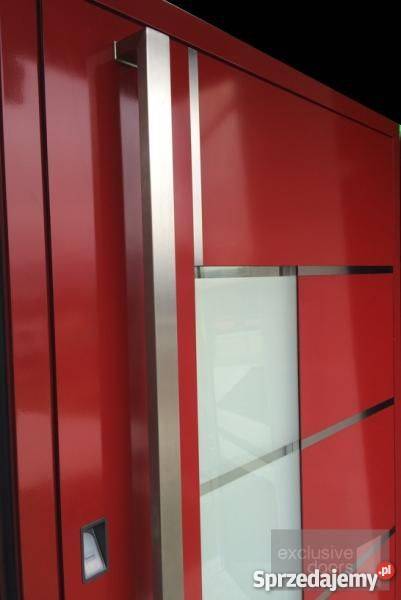 Aluminiowe drzwi wejściowe z czytnikiem linii Piwniczna-Zdrój