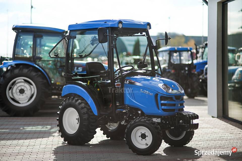 Importer oferuje LS Tractor XJ25 HST 4x4 244 IND Napęd 4x4 Tajęcina