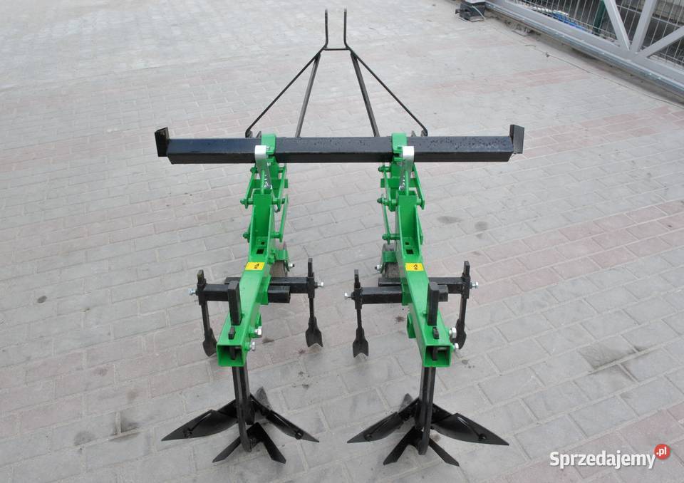 Pielnikoobsypnik 2sekcyjny jednorzędowy 4FARMER Tajęcina