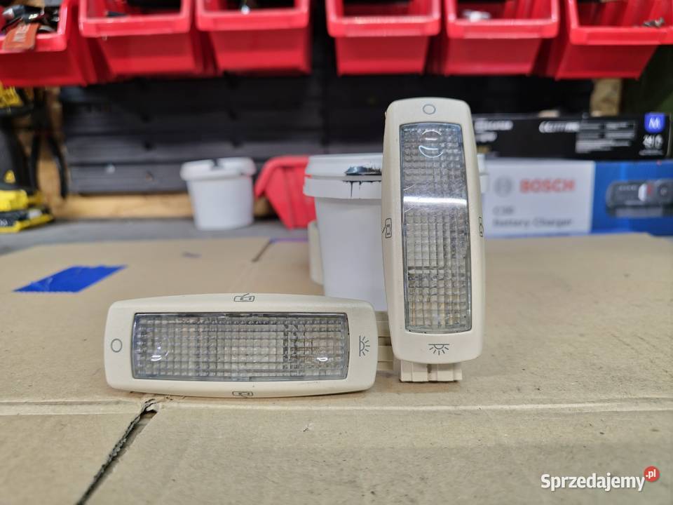 Lampka Podsufitki Beżowa VW Bora Golf IV osobowe Pozostałe Klępicz