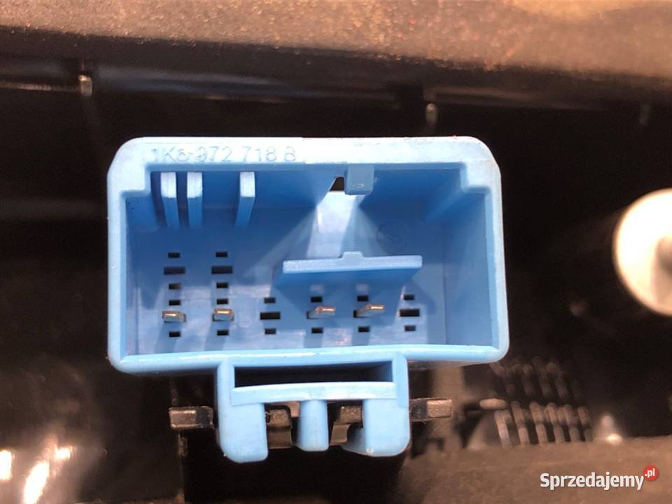 LAMPA PRAWY TYŁ WEWNĘTRZNA VW TROC 2GA945094B