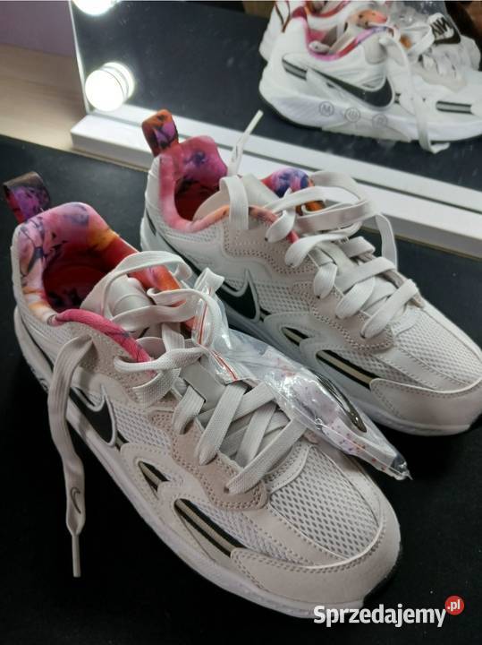 Nike JAM Train Electric Super Obuwie sportowe Głogów Małopolski