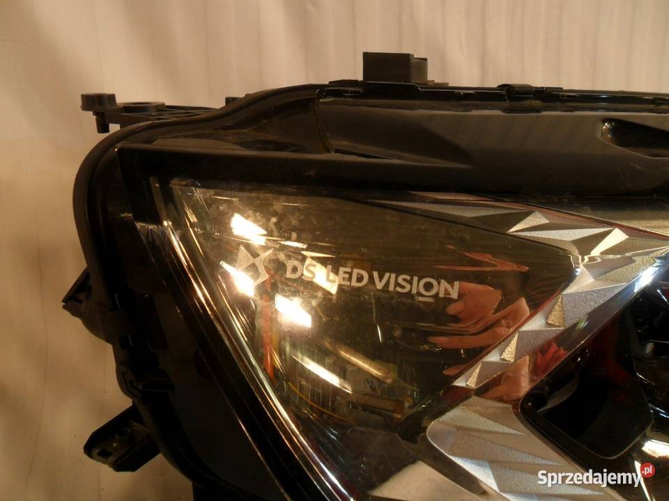 Citroen DS7 Crossback reflektor prawy przedni Nowy Tomyśl