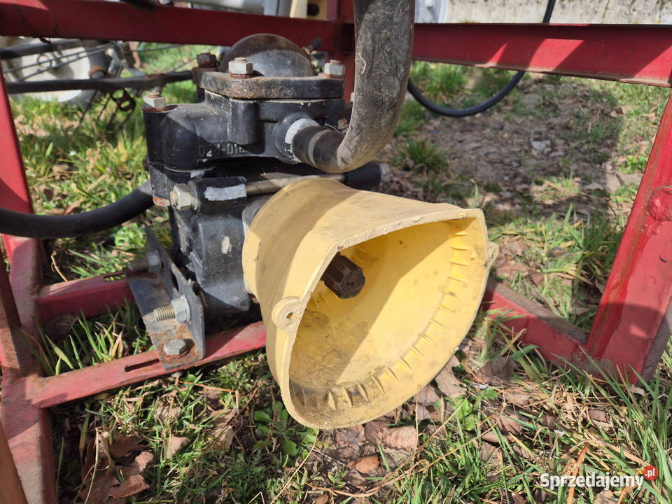 Opryskiwacz Dziekan P146 300 litrów 10 metrów małopolskie Bucze