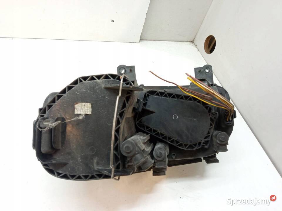 LAMPA PRZÓD PRAWA EUROPA 2K0941006D VW