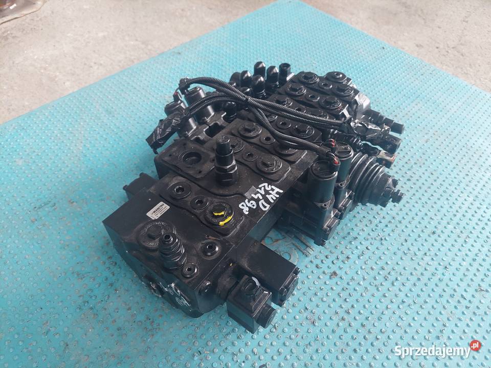 6 Sekcji Rozdzielacz Manitou 113700098 HYD 21498 świętokrzyskie sprzedam