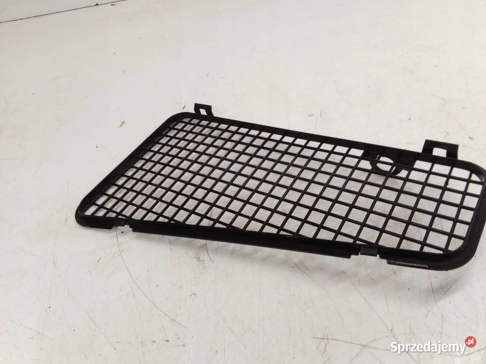 KRATKA WLOTU POWIETRZA AUDI A4 B8 A5 8K1819408 Przystajń
