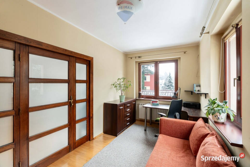 Ładny dom z potencjałem w lokalizacji 406m2 Puszczykowo