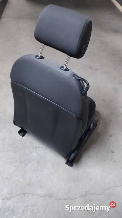 FOTELLEWY AUDI A 3 8 P 3 DRZWIOWY Wrocław