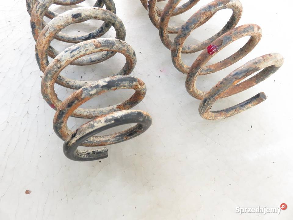 SPRĘŻYNY TYŁ SUZUKI GRAND VITARA I 4x4 sprzedam