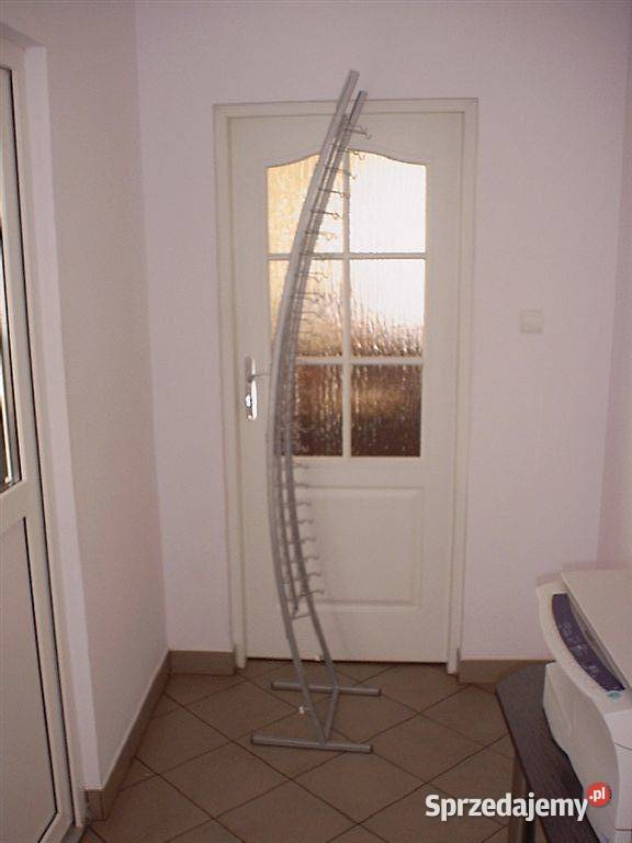 Stojak metalowy na 50 par okularów Banan srebrny Sklep Mrzezino