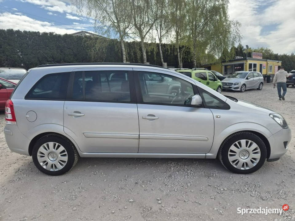 Opel Zafira Bogata wersja Zarejestrowany Zadbany Zafira
