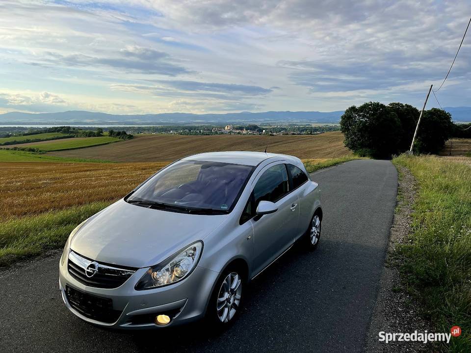 Opel Corsa 14 16V Cosmo Klimatronic Grzane nieuszkodzony Nysa sprzedam