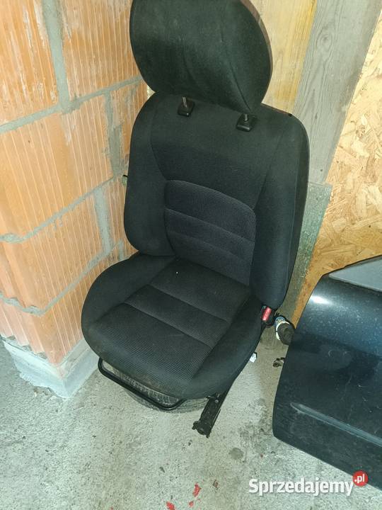 Mazda 6 części fotele boczki lampy drzwi środek Pozostałe mazowieckie Józefów