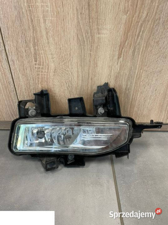 Nissan qashqai j11 halogen prawy Kozubszczyzna