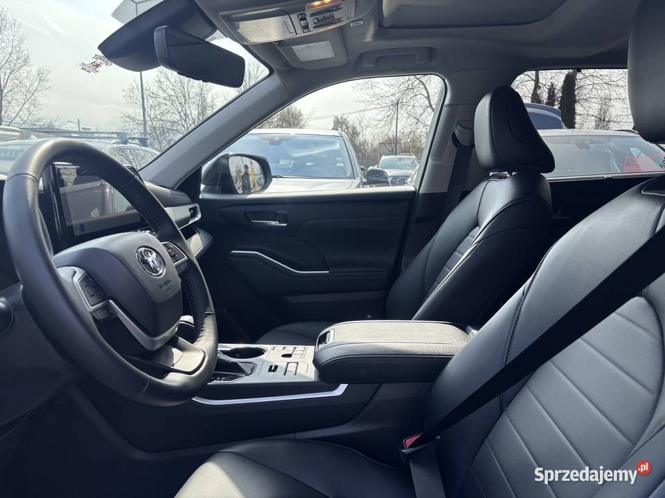 Toyota Highlander 2024 światła do jazdy dziennej Toyota Warszawa sprzedam