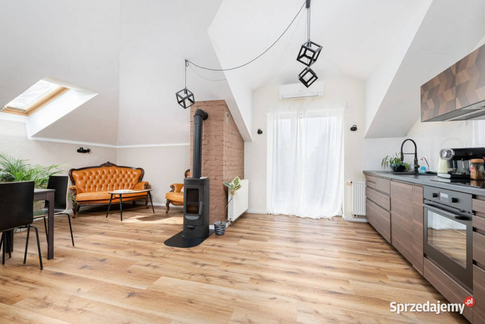 sprzedaży domu wolnostojącego 380m2 Łomianki mazowieckie sprzedam