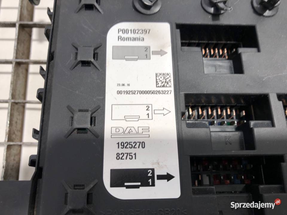SKRZYNKA BEZPIECZNIKÓW DAF XF 1925270 Ciągnik