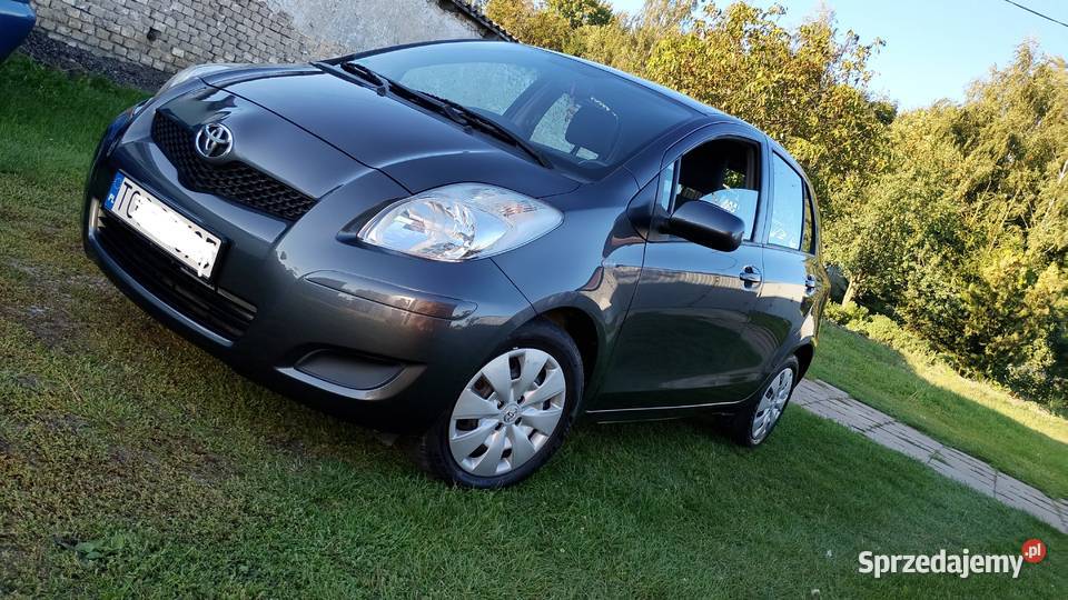 Toyota Yaris 13 B 1016 biegówSuper stanz Niemiec klimatyzacja sprzedam