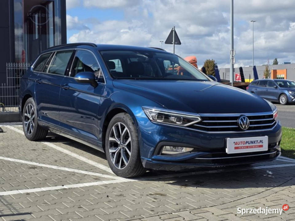 Volkswagen Passat 2023r niski przebieg Poznań