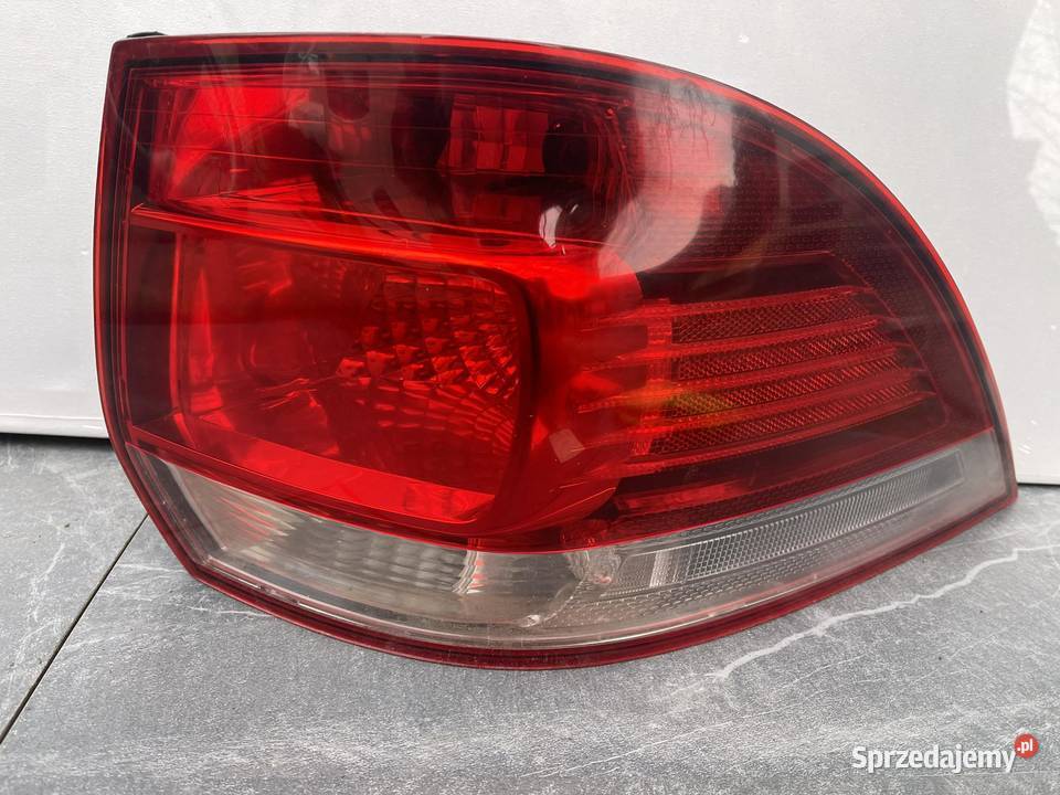 VW GOLF 6 KOMBI PRAWA LAMPA TYŁ Ostroróg sprzedam