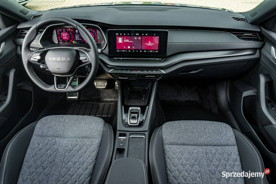 koda Octavia Sportline 15 TSI mHEV 150 DSG gniazdo USB