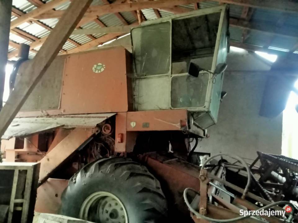 kombajn zbożowy z kabiną