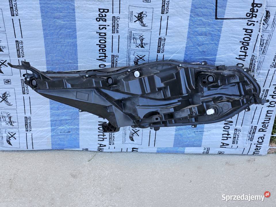 Lampa lewy przód Toyota Sienna osobowe Ostrów Mazowiecka sprzedam