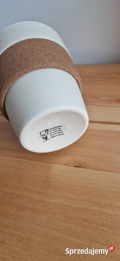 kubek termiczny z pokrywką beżowy Akcesoria kuchenne Kraków