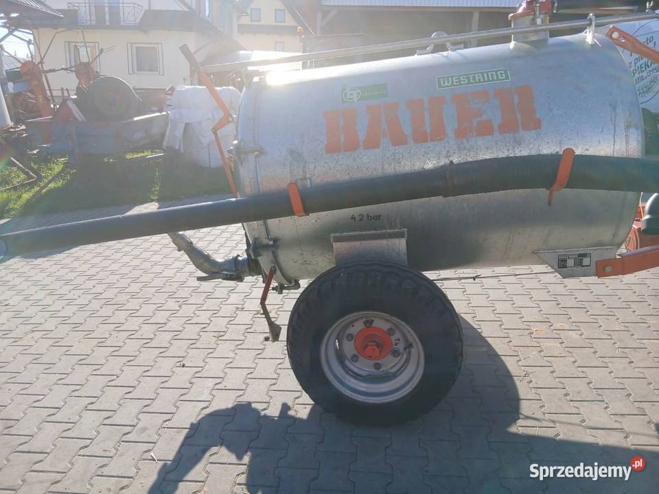 Beczkowóz Bauer 1700litrow Pyzówka