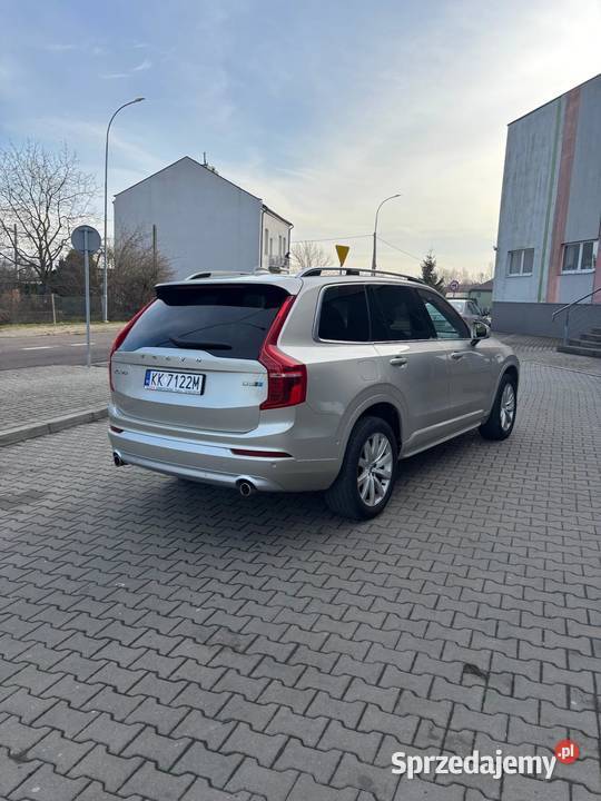 Volvo XC90 wersja MOMENTUM 20 D5 235 Przemyśl