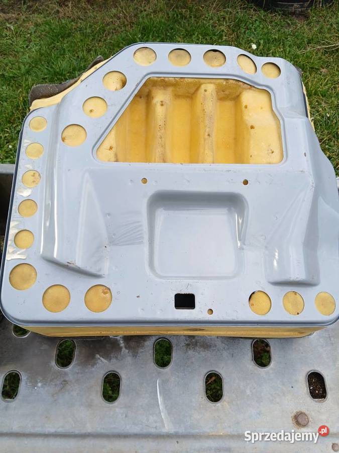 Mercedes W124 maska grillsiedzenia tapicerka osobowe Złoczew