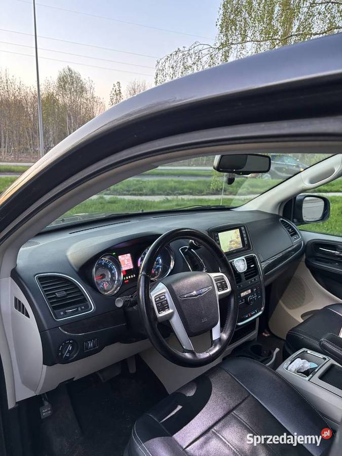 Chrysler TownCountry Pępowo