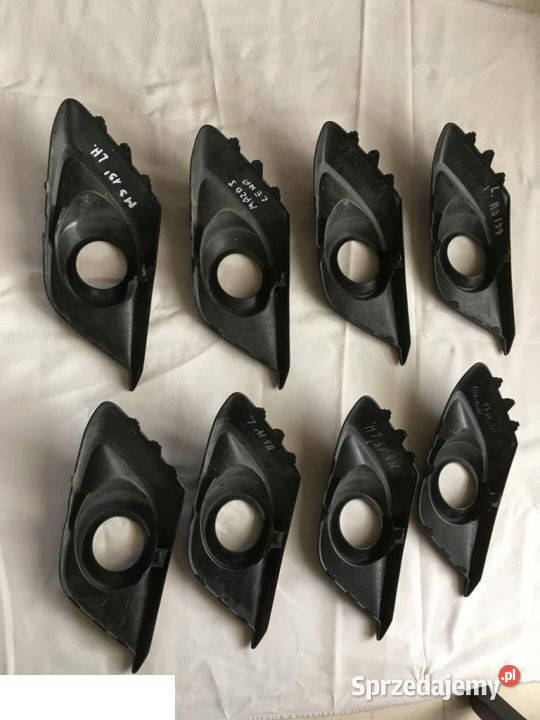 Mazda 3 BM 2014 ramka halogenu kratka LEWA BHR1 Kozubszczyzna