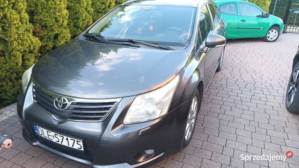 Toyota Avensis Rok produkcji 2010 Legnica sprzedam