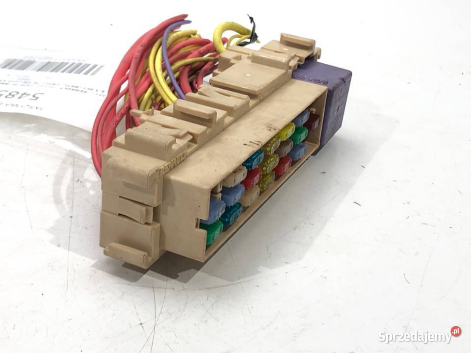SKRZYNKA BEZPIECZNIKÓW RENAULT CLIO III