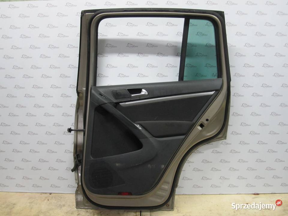 VOLKSWAGEN TIGUAN I LIFT 12r drzwi prawe tył