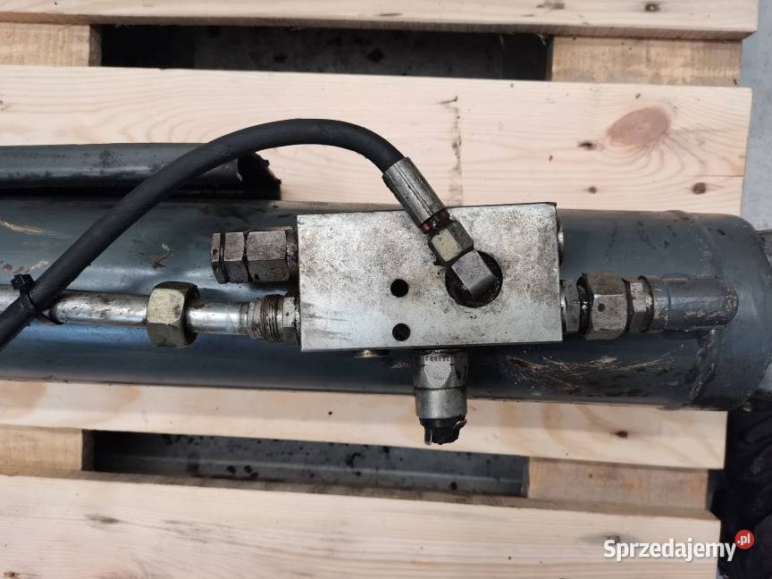 Neuson 6002 Siłownik ramienia głównego Wilkowo