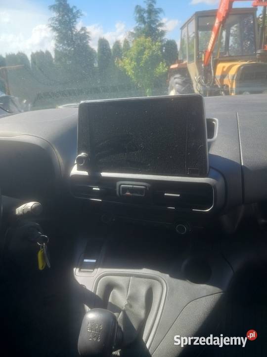 Sprzedam na części toyotę proace city citroen