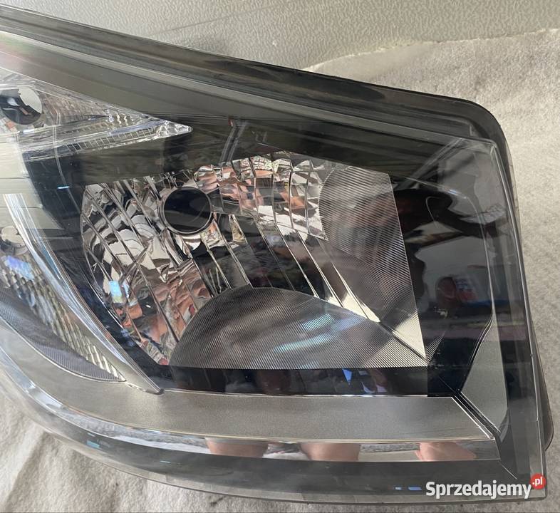 RENAULT TRAFIC III LAMPA PRZEDNIA PRAWA ORYGINAŁ Jasienica