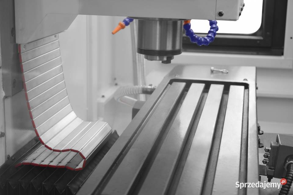 CENTRUM OBRÓBCZE FREZARKA NUMERYCZNA CNC 800x240