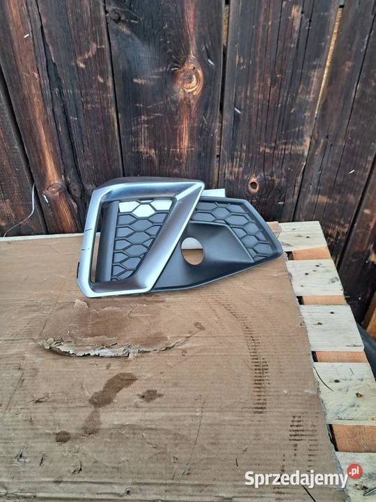Prawa kratka Audi A4 B9 Lift SLine 8W0807682AM osobowe dolnośląskie