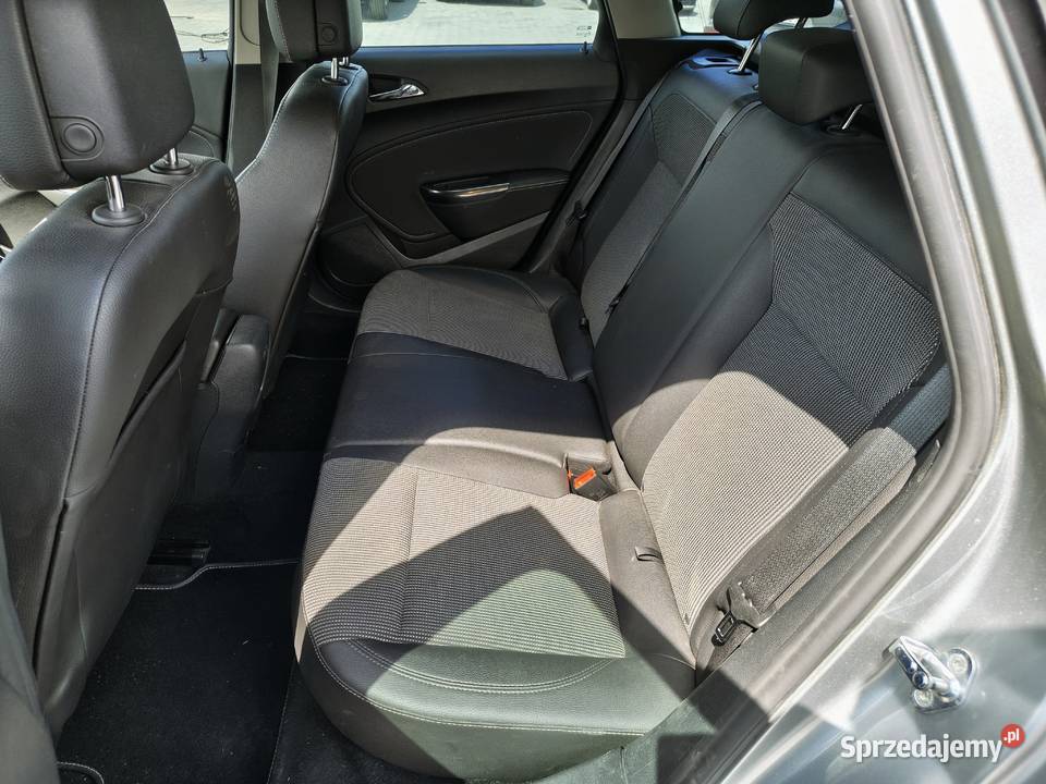 Opel Astra Sport Tourer NISKI PRZEBIEG Okazyjna Kombi Zarszyn