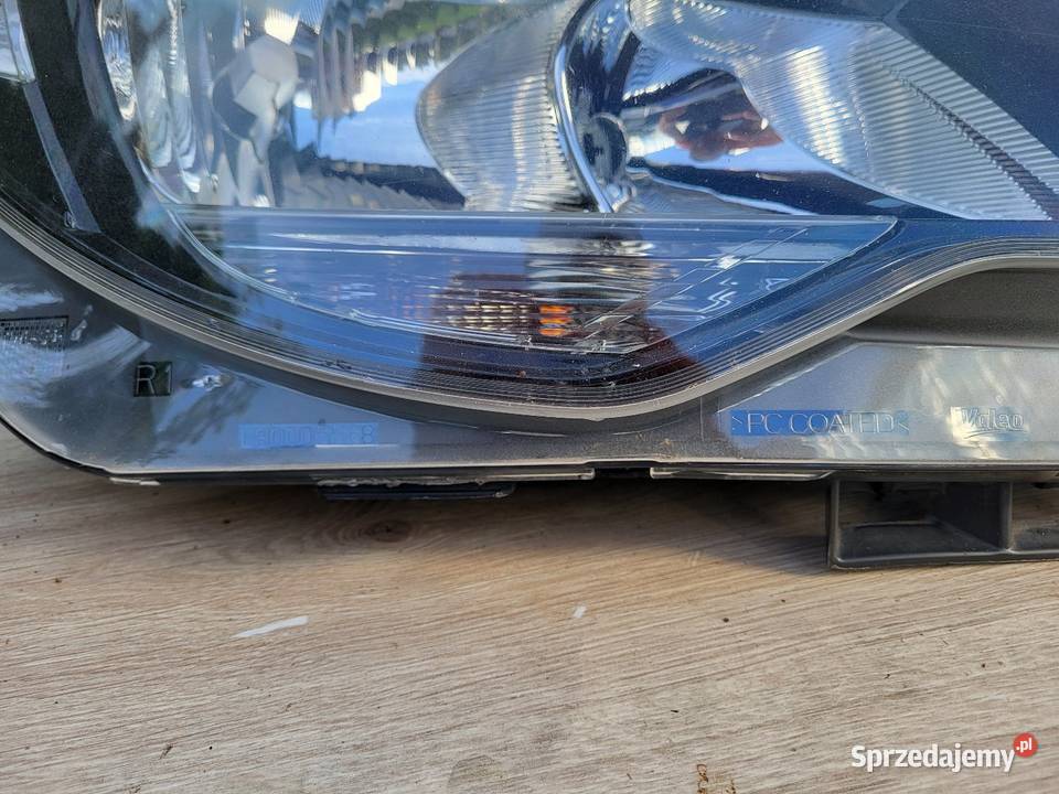 Opel Corsa D Lampa przód prawa WYSYŁKA Pobiedziska sprzedam