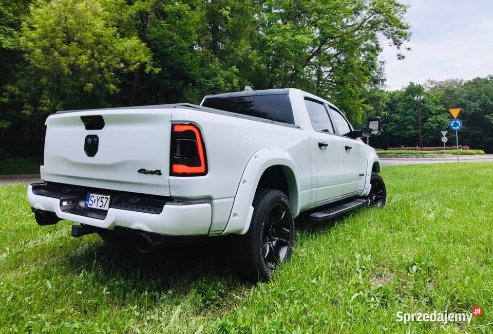 Ram 1500 2023 4x4 57 ETORQUE 401 64 Nowy