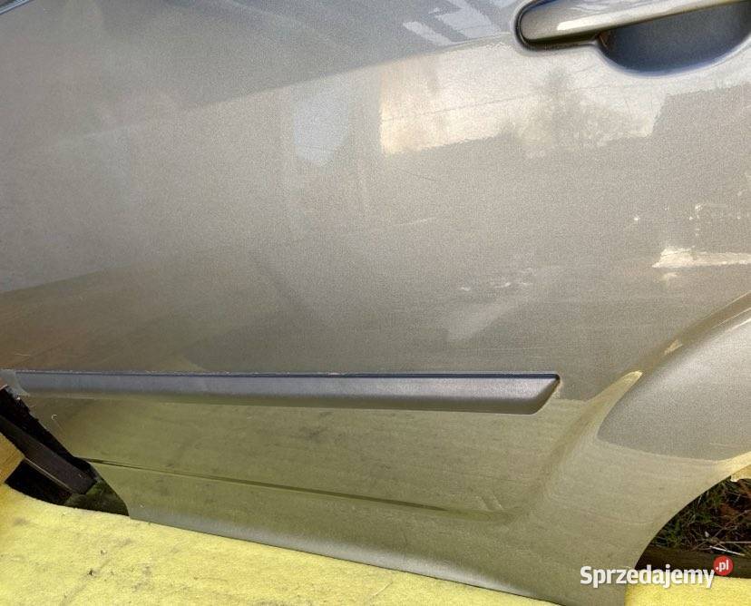 Toyota Corolla Verso AR10 2007 Drzwi lewy tył